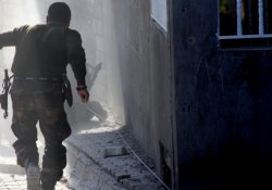 Sur'da Özel Kuvvetler Komutanlığı'nın içinde bulunduğu bina çöktü