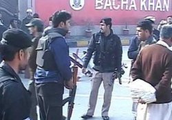 Pakistan'da üniversiteye silahlı baskın