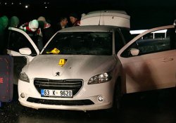 Urfa'da otomobil tarandı: 2 ölü, 1 yaralı