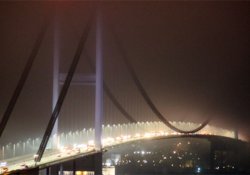 İstanbul'da yoğun sis etkisini gösterdi