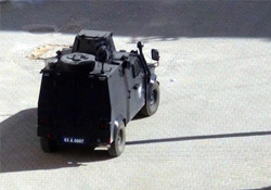 Muş'ta polis aracına saldırı