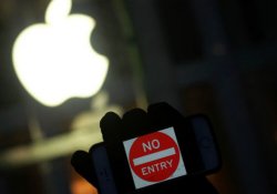 FBI, Apple'ın yardımı olmadan 'iPhone kilidini açabilir'