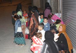 Suriyeli göçmen aile, iş bulma umuduyla Hakkari'ye geldi