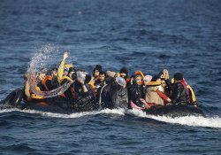 Akdeniz'de 4 tekne alabora oldu: 400 mülteci öldü