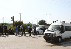 Çevik Kuvvet minibüsüne kamyon çarptı: 7 polis yaralı