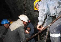 Açlık grevindeki maden işçileri hastaneye kaldırıldı