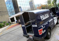 Panama Belgeleri: Mossack Fonseca'ya polis baskını