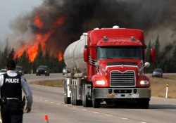Kanada yangını: 600 petrol işçisi tahliye edildi