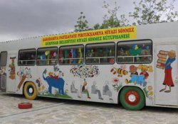 Van Gürpınar’da hurdaya ayrılan halk otobüsü halk kütüphanesine çevrildi