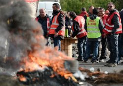 Fransa grevde: Sendikalar ve hükümet karşı karşıya