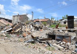 Yüksekova'da yasak kalktı yıkımın boyutları ortaya çıktı