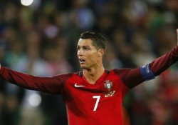 Ronaldo İzlanda'nın defansif futboluna kızdı: 'Küçük düşünüyorlar'