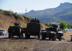 Askeri aracın geçişi sırasında patlama: 4 asker hayatını kaybetti