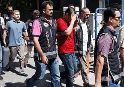 İzmir’deki operasyonda biri muvazzaf binbaşı 7 kişi tutuklandı