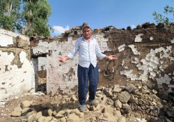 Yüksekova'da yaşayan Danış ailesinin evleri ikinci kez yıkıldı