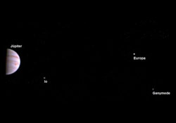 NASA'nın uzay aracı Juno Jüpiter'den ilk fotoğrafını yolladı