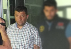 Hakkari'de Tugay komutanı ve 3 rütbeli tutuklandı