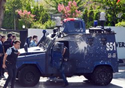 İstanbul'da polise saldırı