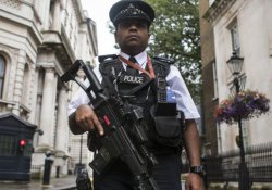 Londra'da silahlı polis sayısı artırılıyor