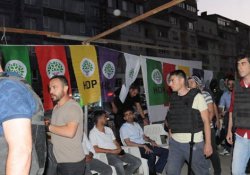 Hakkari'de “Darbeye hayır, demokrasi hemen” nöbetine polis baskını