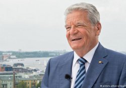 Gauck'tan Merkel'e destek geldi