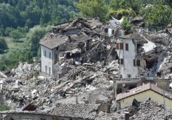 İtalya'da deprem bölgesinde OHAL ilan edildi