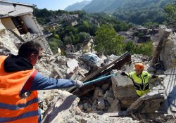 İtalya’da depremin bilançosu ağırlaşıyor