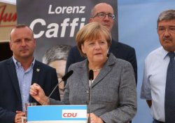 Merkel'in mülteci politikası 'oylanıyor'
