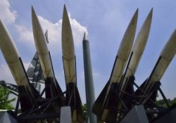 Kuzey Kore üç balistik füze fırlattı