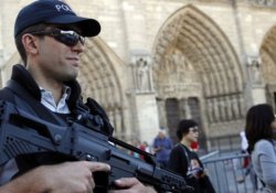 Fransa'da saldırı hazırlığında yakalanan 3 kadını 'IŞİD yönlendirdi'