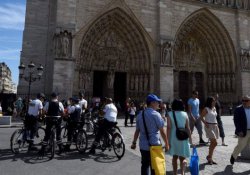 Notre Dame'de saldırı girişimi: Üç kadın gözaltında