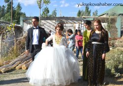 Yüksekova’da yıkıntılar arasında düğün