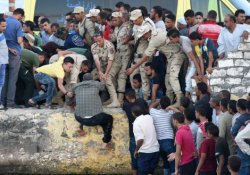 Mısır'da batan mülteci teknesinde ölenlerin sayısı 108'e çıktı