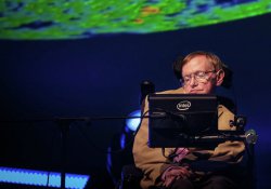 Hawking uyardı: Uzaylılardan mesaj gelirse cevap vermeyin