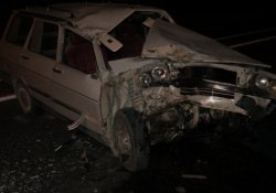 Traktörle otomobil çarpıştı: 2 ölü