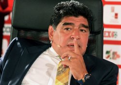 Maradona: Kariyerimi mafya bitirdi