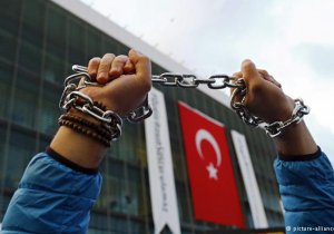 RSF: Türkiye'de sorun, medya sahiplerinin iş insanı olması