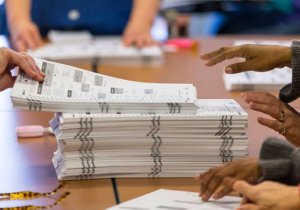 ABD'de Trump yandaşlarından oyların yeniden sayımını engelleme girişimleri