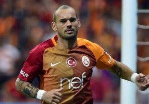 Sneijder'ın annesi: Umarım Türkiye'den ayrılır