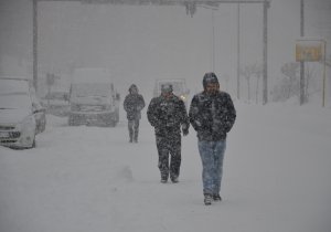 Yüksekova'da yoğun kar yağışı - 14-02-2017