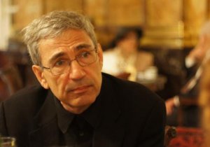 Orhan Pamuk'a şeref doktorası