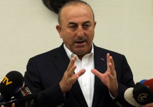 Mevlüt Çavuşoğlu: YPG komünist olmayan 500 bin Kürt'ü sürgün etti
