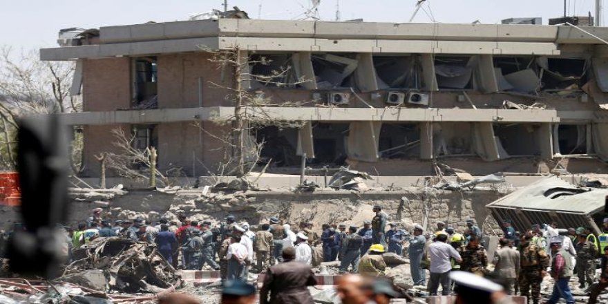 Afganistan'da bombalı saldırı: En az 80 ölü