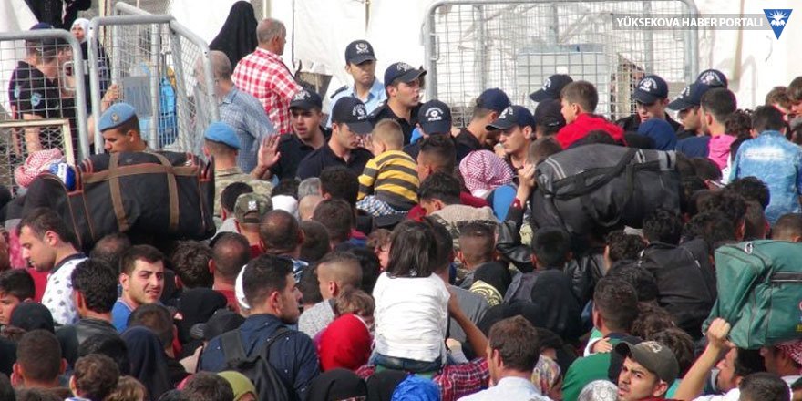 Suriye sınırında 'bayram' izdihamı