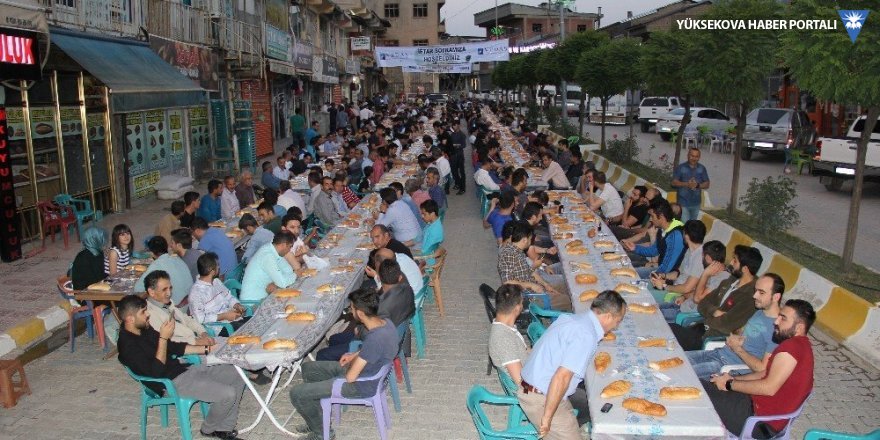 Şemdinli'de VEDAŞ’tan 700 kişiye iftar yemeği