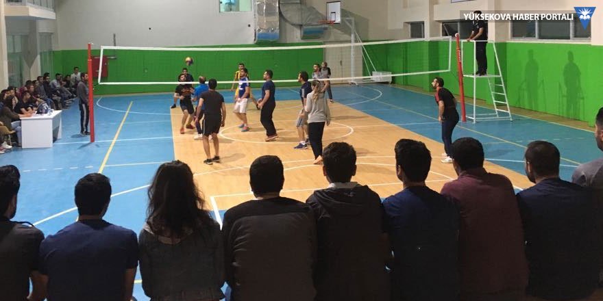 Yüksekova'daki Voleybol Turnuvası sona erdi