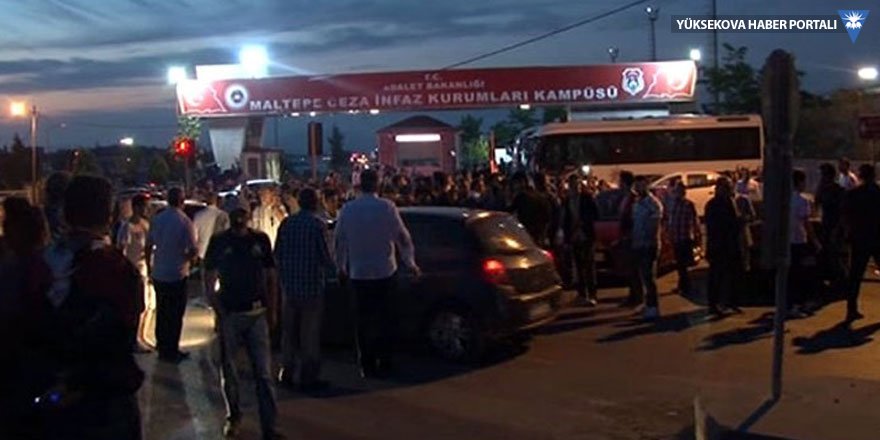 CHP'liler Maltepe Cezaevi önünde nöbete başladı