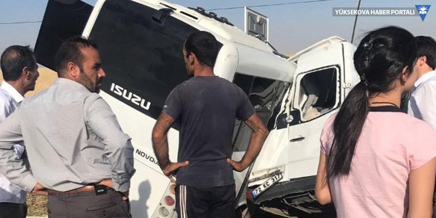 Zırhlı polis aracı ile minibüs çarpıştı: 2 kişi öldü