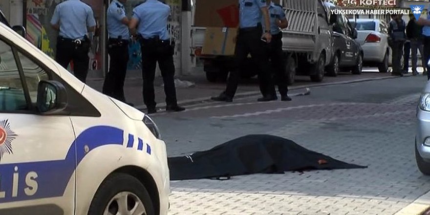 İstanbul'da sokak ortasında iki infaz