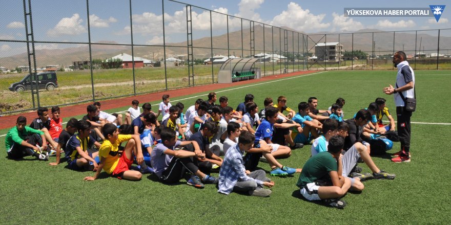 Yüksekova Belediyespor Yaz Okulu'na 450 çocuk başvurdu